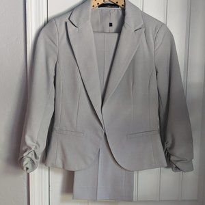 Amanda and Chelsea 3/4 Ruched Sleeve Jacket and Slim Pants Suit Great Condition